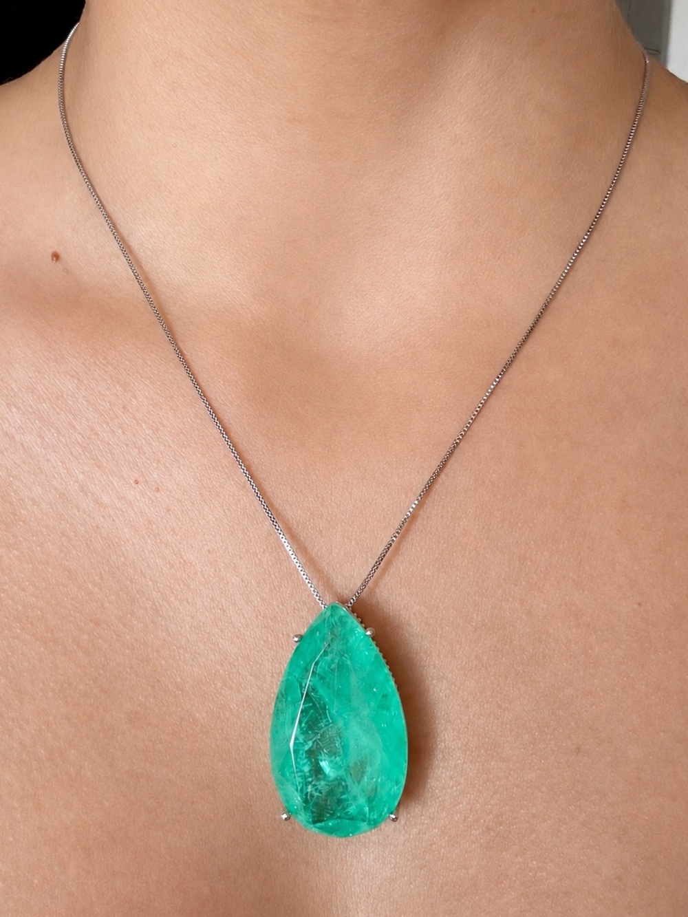 NWOT Green Fusion Stone Teardrop Pendant Necklace – Rhodium-Plated